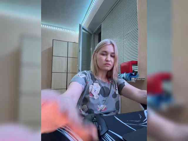 Lilua's cam show statistics and live stream