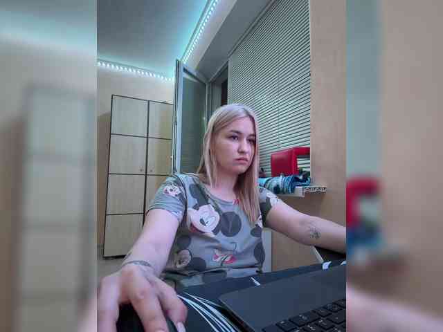 Lilua's cam show statistics and live stream