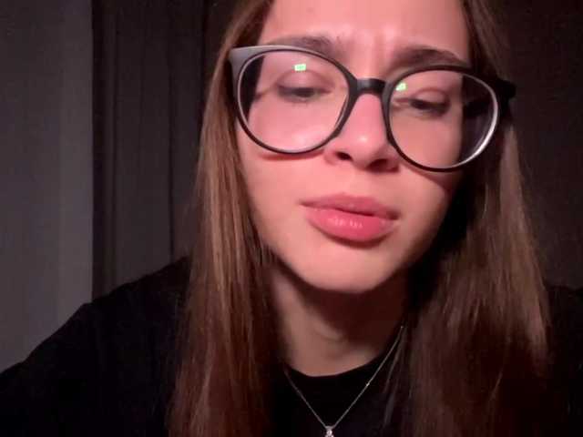 DaliaTronstad live cam preview