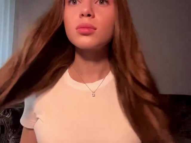 DaliaTronstad live cam preview