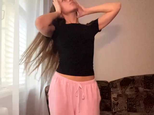 DaliaTronstad live cam on BongaCams
