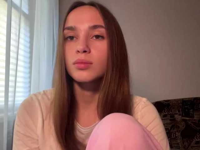 DaliaTronstad live cam preview