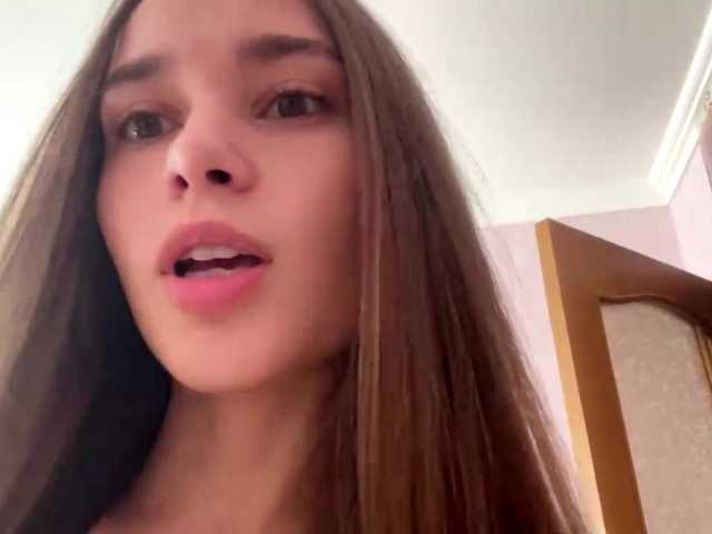 DaliaTronstad, 18 y/o - Live Cam on BongaCams