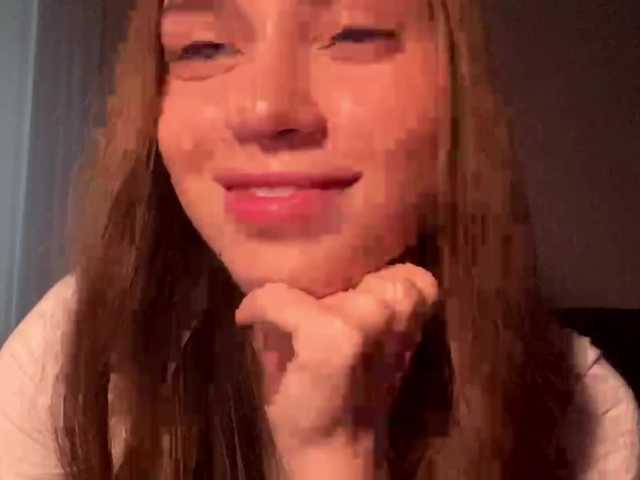 DaliaTronstad live cam preview