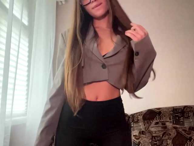 DaliaTronstad live cam on BongaCams