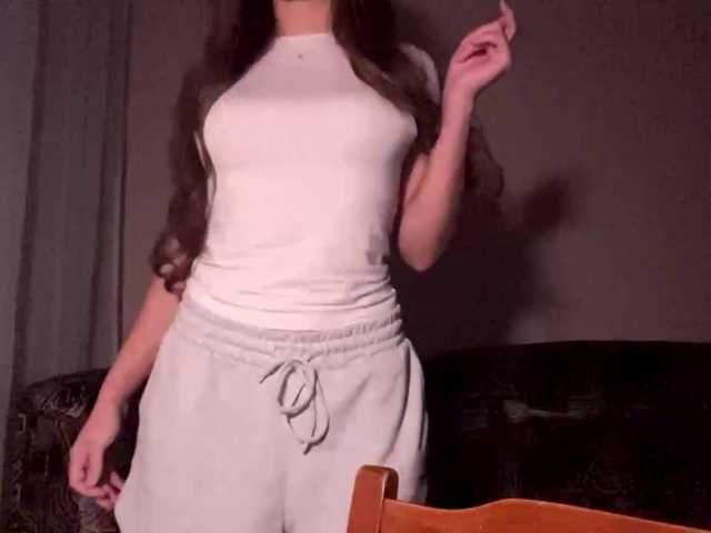 DaliaTronstad live cam preview