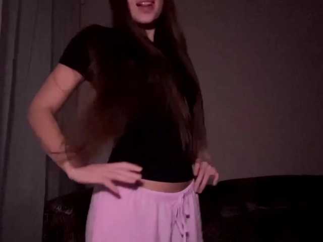 DaliaTronstad live cam preview