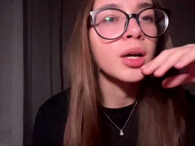 DaliaTronstad live cam preview