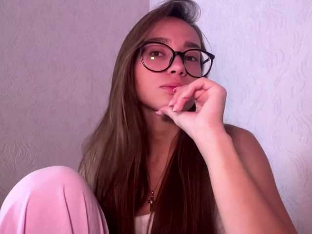 DaliaTronstad live cam on BongaCams