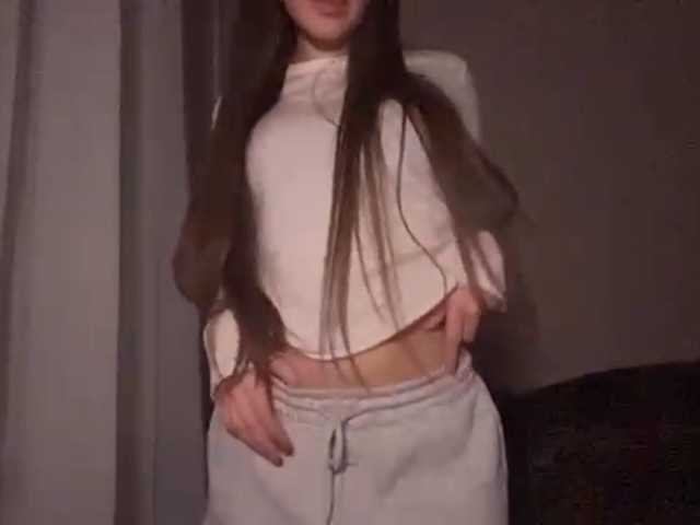 DaliaTronstad live cam preview