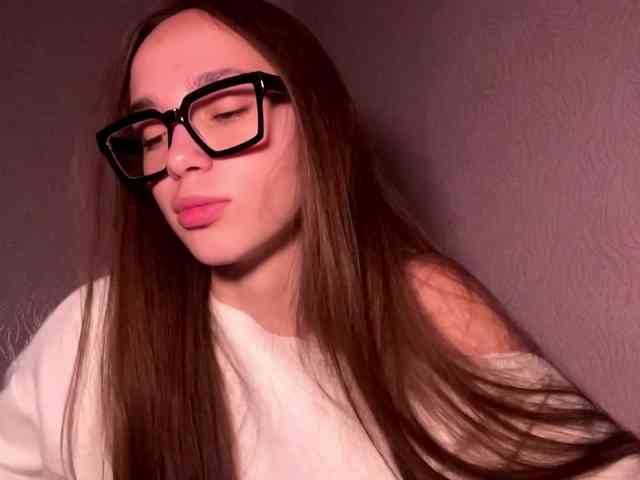 Daliatronstad's cam show statistics and live stream