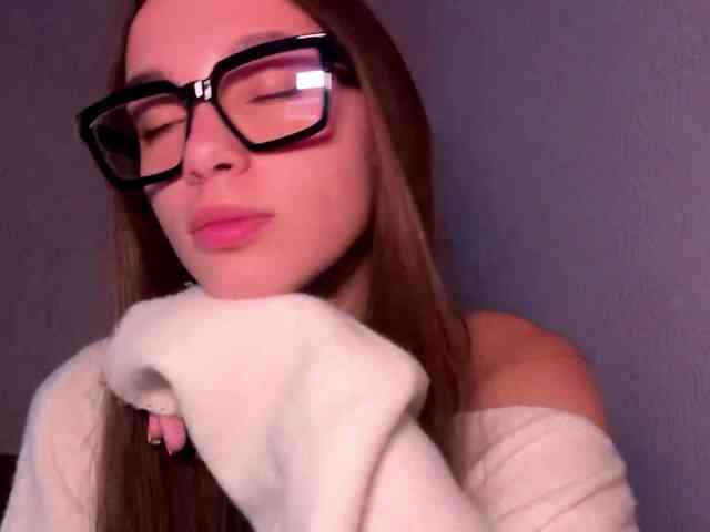 Daliatronstad's cam show statistics and live stream