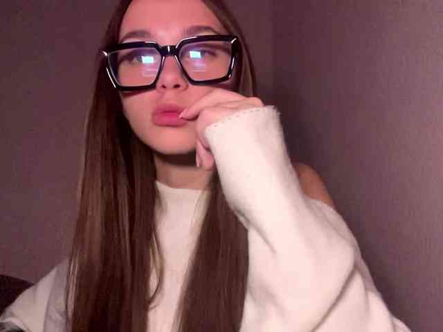 Daliatronstad's cam show statistics and live stream