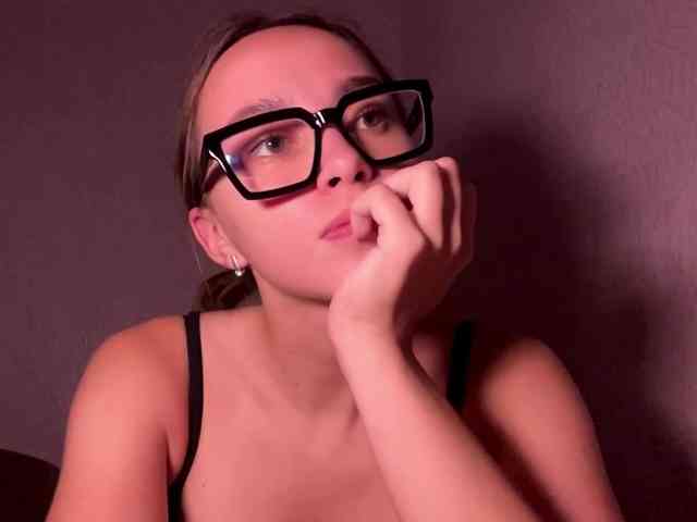 DaliaTronstad webcam