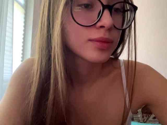 DaliaTronstad webcam