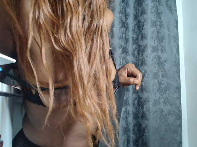 SExyNicole17 live cam on BongaCams
