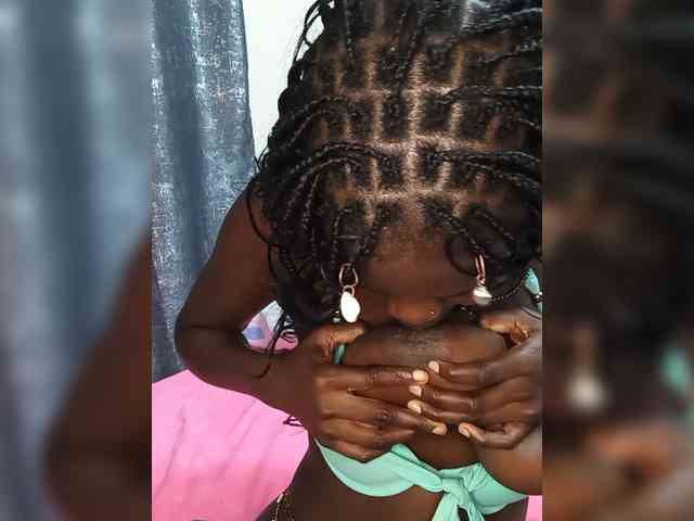 Model: Keysha117