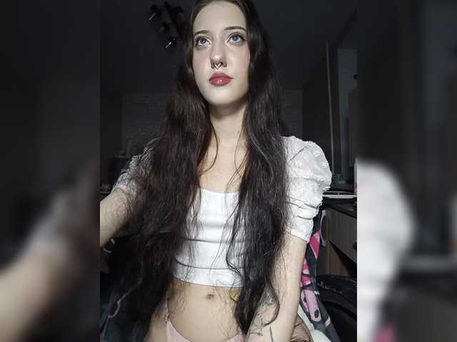 AlishaFomalgaut live cam on BongaCams