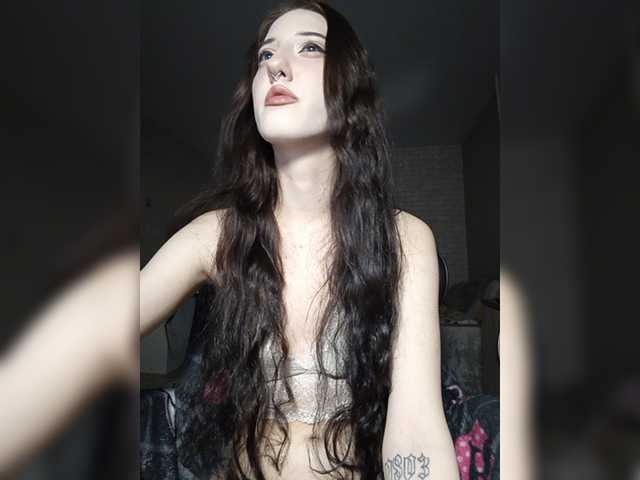AlishaFomalgaut live cam on BongaCams