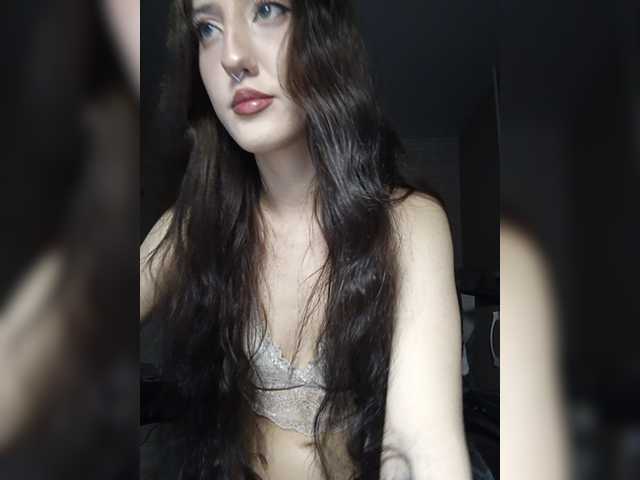 AlishaFomalgaut live cam on BongaCams