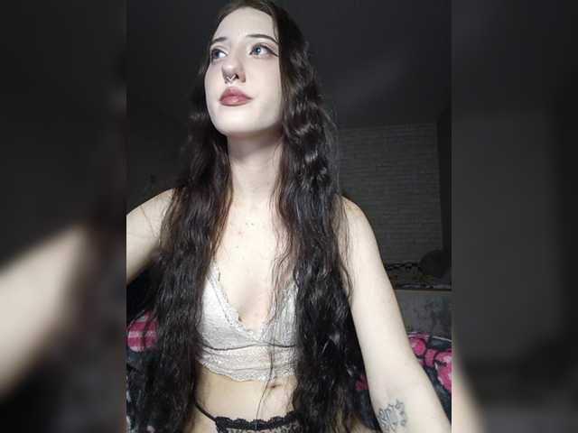 AlishaFomalgaut live cam on BongaCams