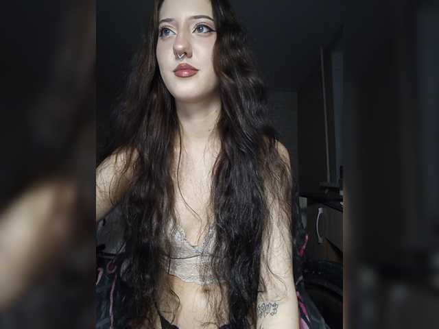 AlishaFomalgaut live cam on BongaCams