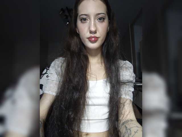 AlishaFomalgaut live cam preview