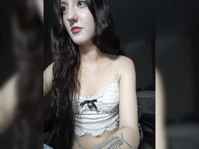 AlishaFomalgaut live cam on BongaCams