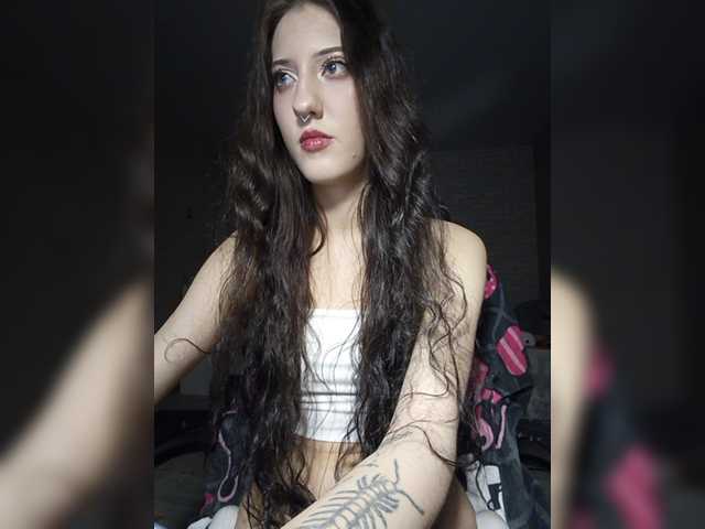 AlishaFomalgaut live cam on BongaCams