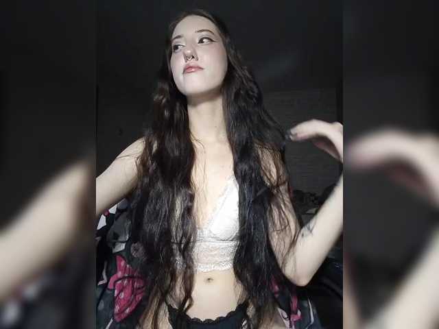 AlishaFomalgaut live cam on BongaCams