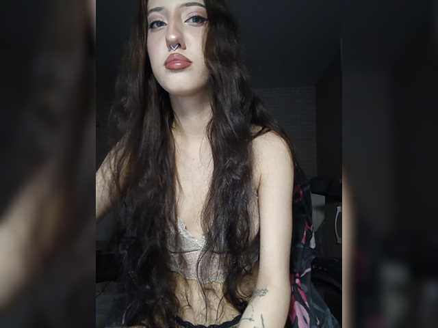 AlishaFomalgaut live cam on BongaCams