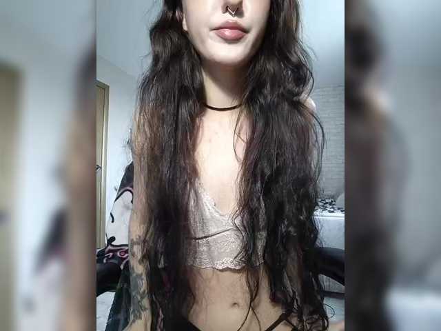 AlishaFomalgaut live cam on BongaCams