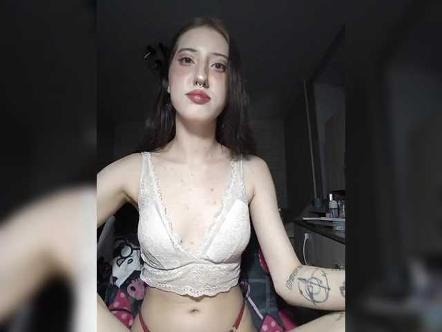 AlishaFomalgaut live cam on BongaCams