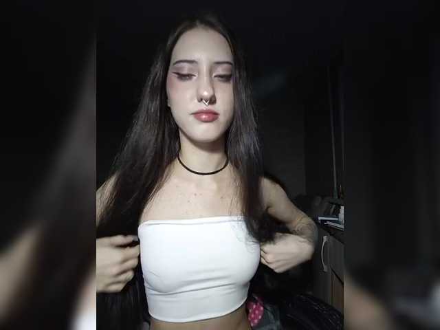 AlishaFomalgaut live cam on BongaCams