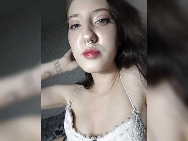 AlishaFomalgaut live cam on BongaCams