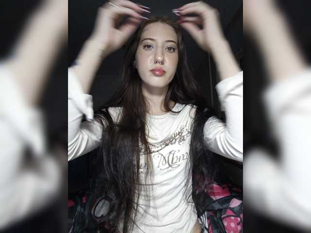 AlishaFomalgaut live cam on BongaCams