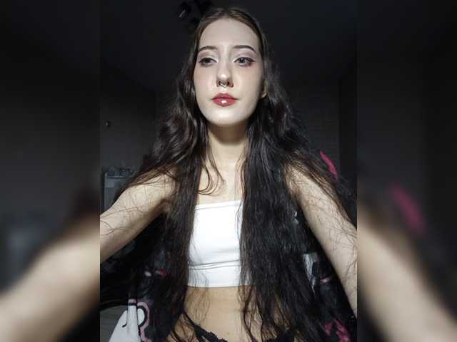 AlishaFomalgaut live cam on BongaCams