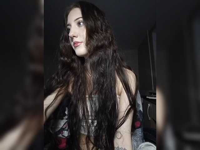 AlishaFomalgaut live cam preview