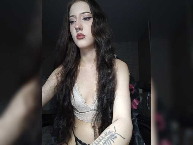 AlishaFomalgaut live cam on BongaCams
