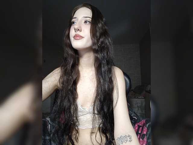 AlishaFomalgaut live cam on BongaCams