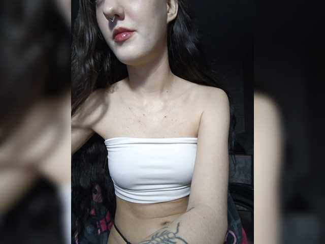 AlishaFomalgaut live cam on BongaCams