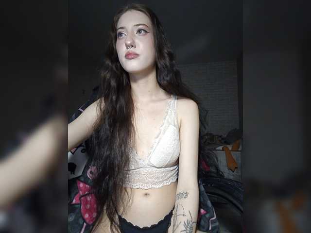 AlishaFomalgaut live cam on BongaCams