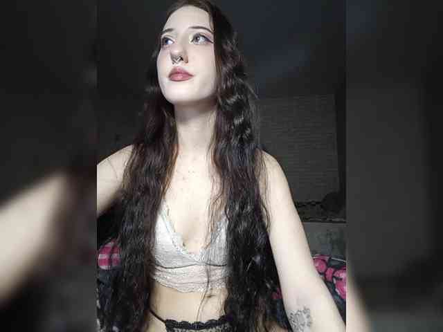 AlishaFomalgaut webcam