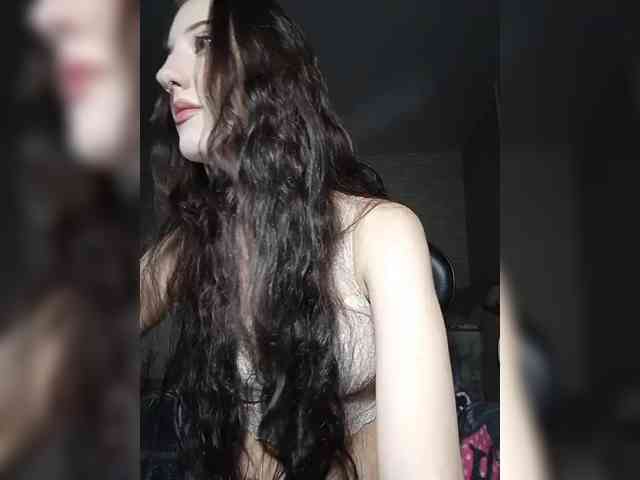 AlishaFomalgaut webcam