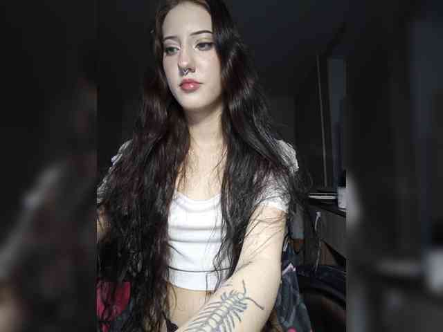 AlishaFomalgaut webcam