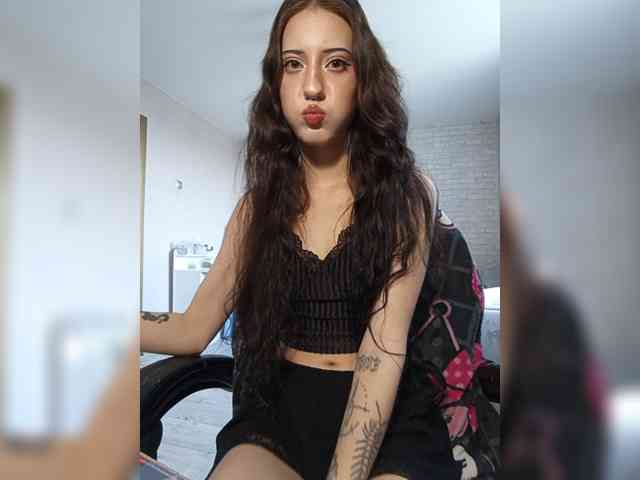 AlishaFomalgaut webcam