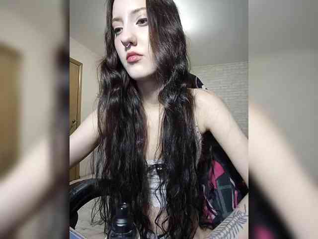 AlishaFomalgaut webcam