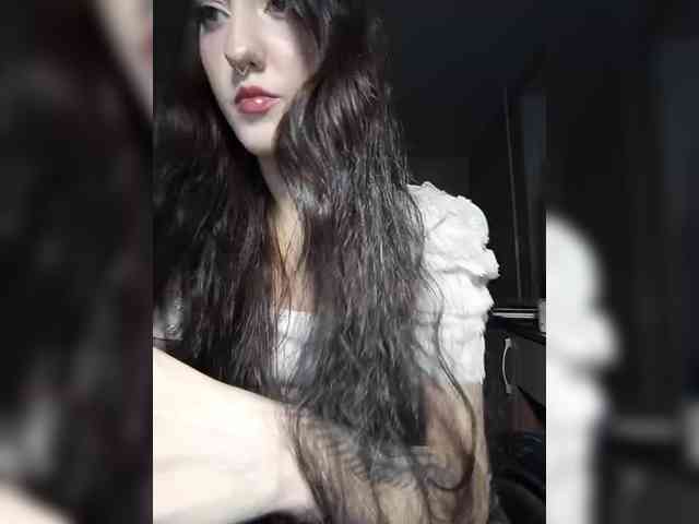 AlishaFomalgaut webcam