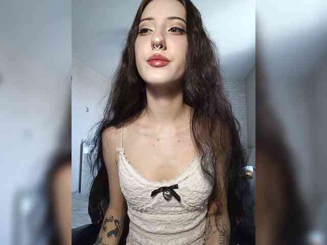 AlishaFomalgaut webcam