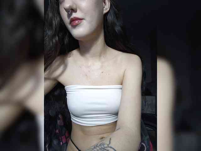 AlishaFomalgaut webcam